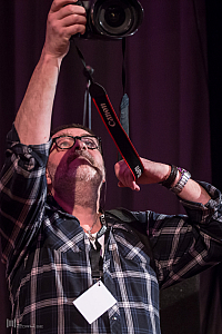 Svårt att få ner kameran