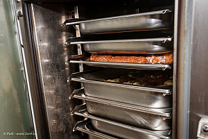 Ugn för att hålla kotletterna varma.
