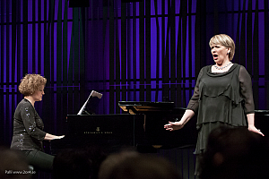 Antonía Hevesi och Auður Gunnarsdóttir