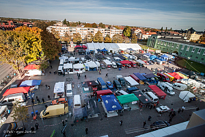Fredag på torget och i headkvarteret