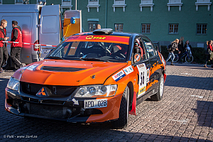 De första anländer till Vaksala torg