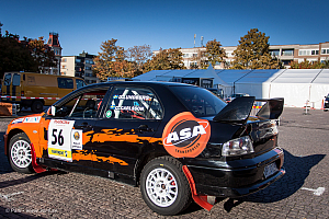 De första anländer till Vaksala torg