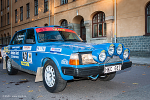 De första anländer till Vaksala torg