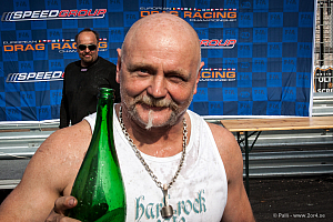 Fast Freddy med skumpa i ögat