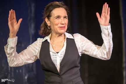 The Naked Stage, Regina Saisi