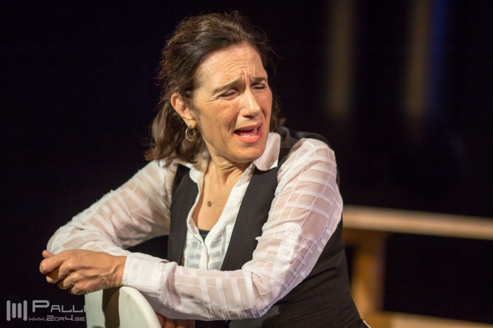 The Naked Stage Regina Saisi