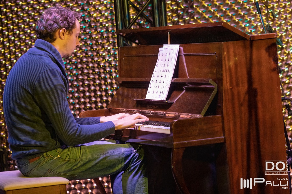 Mattias Lindberg (3446 besök) Cajsa Zerhouni på JazzPool 8 januari 2019.
Cajsa Zerhouni, sång
Mattias Lindberg, piano
Arvid Jull... Mattias Lindberg