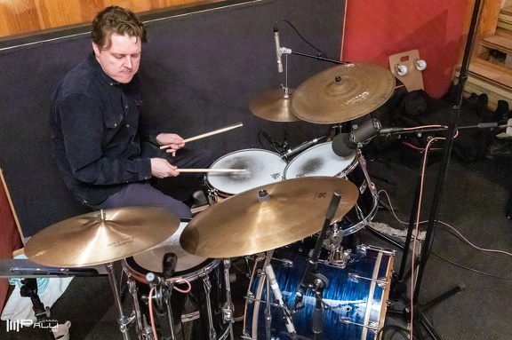 Andreas Hellkvist Trio, Daniel Olsson