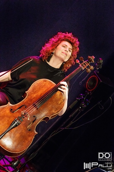 Gabriella Swallow (2205 besök) Judith Owen Band, Södra Teater, Stockholm 1 of October 2018.
ID: 181001_img_174073 Gabriella Swallow