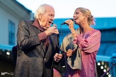 Svante Thureson och Viktoria Tolstoy (1463 besök) Konsert i HAVA - Skafferi & Salongers bakgård i juni 2018.
ID: 180630_img_169261 Svante Thureson och Viktoria Tolstoy