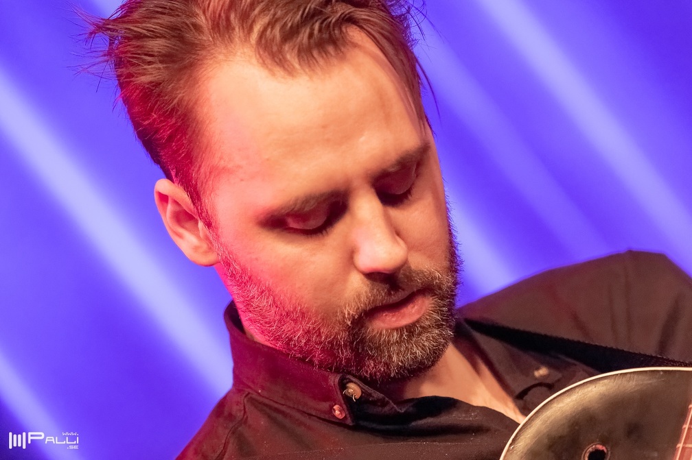 Pål Nyberg (2381 besök) Jimmy Halperin med Pål Nyberg Trio
Jimmy Halperin tenorsax
Pål Nyberg gitarr
Robert Erlandsson bas... Pål Nyberg