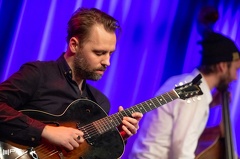 Pål Nyberg (3739 besök) Jimmy Halperin med Pål Nyberg Trio
Jimmy Halperin tenorsax
Pål Nyberg gitarr
Robert Erlandsson bas... Pål Nyberg