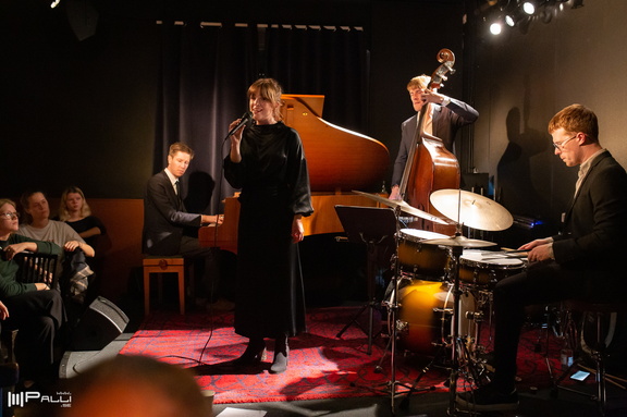 Amanda Ginsburg band