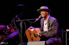 Eric Bibb & Band