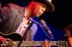 Eric Bibb & Band