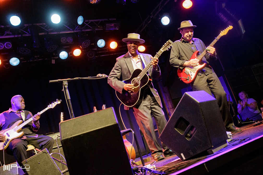 Eric Bibb & Band