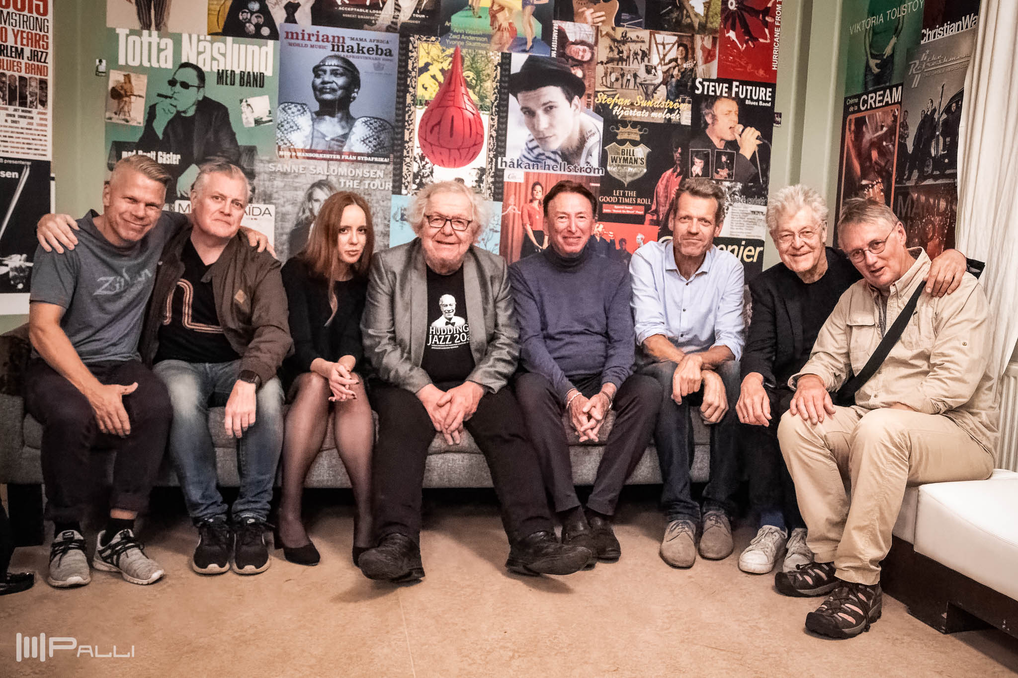 Ibland när det är två konserter samtidigt på Katalin kan det bli en imponerande samling av musiker som träffas där.5 september 2019.