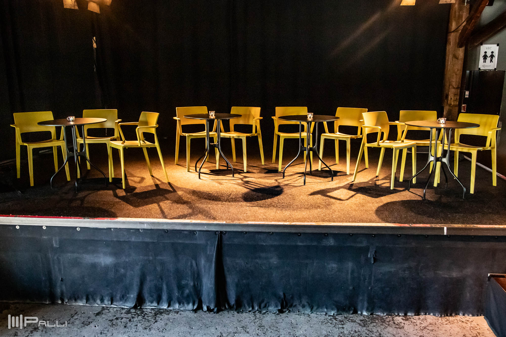 Konset och födelsedagsfirande.